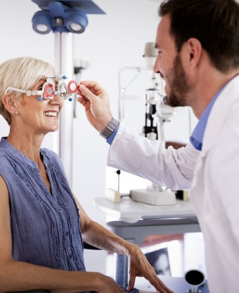 Eye exam image